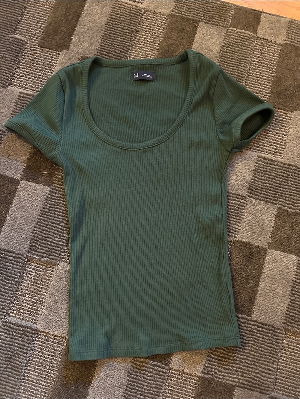 GAP Women's Dark Green Ribbed Scoop Neck Short Sleeve Tee size xs